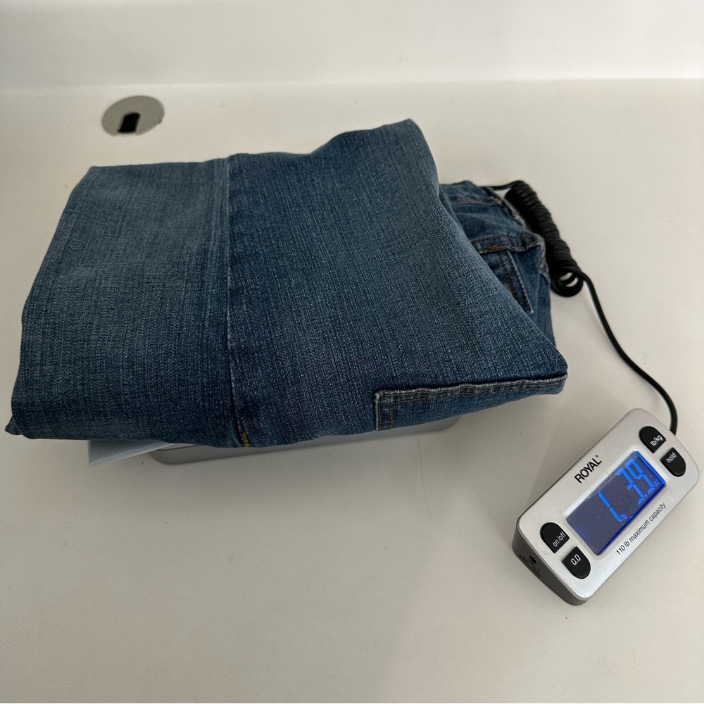 MAX STUDIO Capris Jeans Size 4 Cuffed 4 Pockets cropped New - Picture 15 of 15